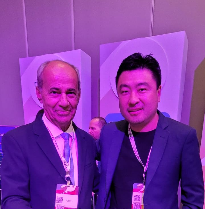  Fin-X teve a honra de homenagear Gil Brasileiro, presidente da FEHOSPE, por sua liderança e contribuição à saúde brasileira.