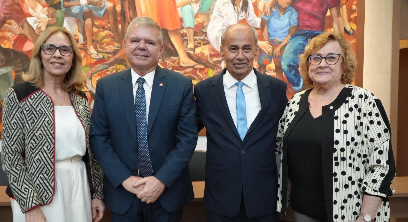 FEHOSPE promove reunião com a presença de associados e desembargadores do TJPE!